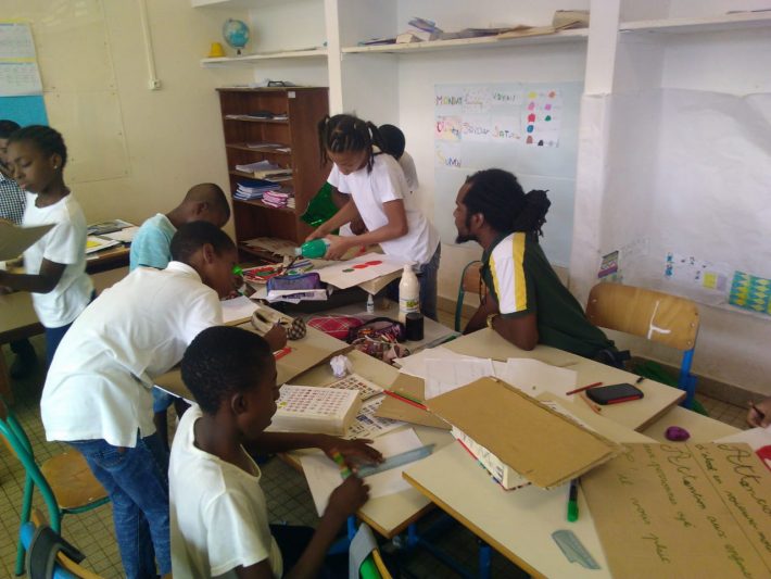 Atelier mené par Didier, MSMS du CRPV, dans un établissement scolaire de Cayenne